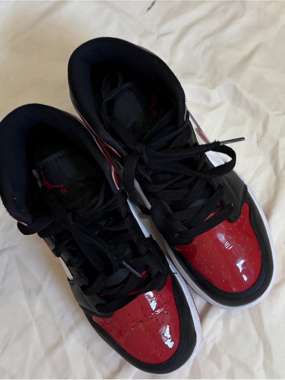 Jordan Air Jordan 1 Mid SE
Boys' Grade School Size 4.5 - Picture 5 of 8